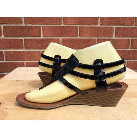 Madden GirL Wafflee  Black Synthetic Gold buckle Wedged Heels Sandals size 7.5 - Picture 4 of 8